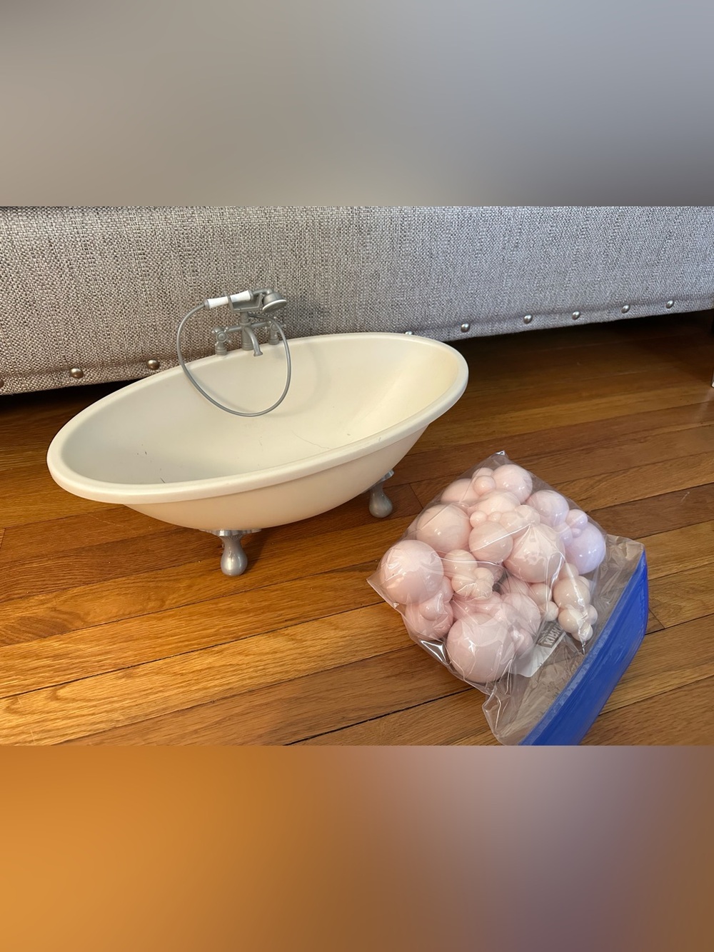 American Girl Pink Mini Bath Tub Play Set with Pink Bath Bubbles